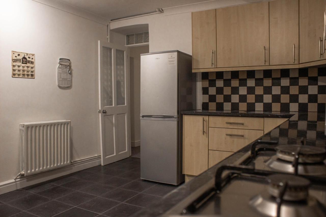 Business Friendly 3Br Home - King Size Beds & Centrally Located Swansea Eksteriør bilde