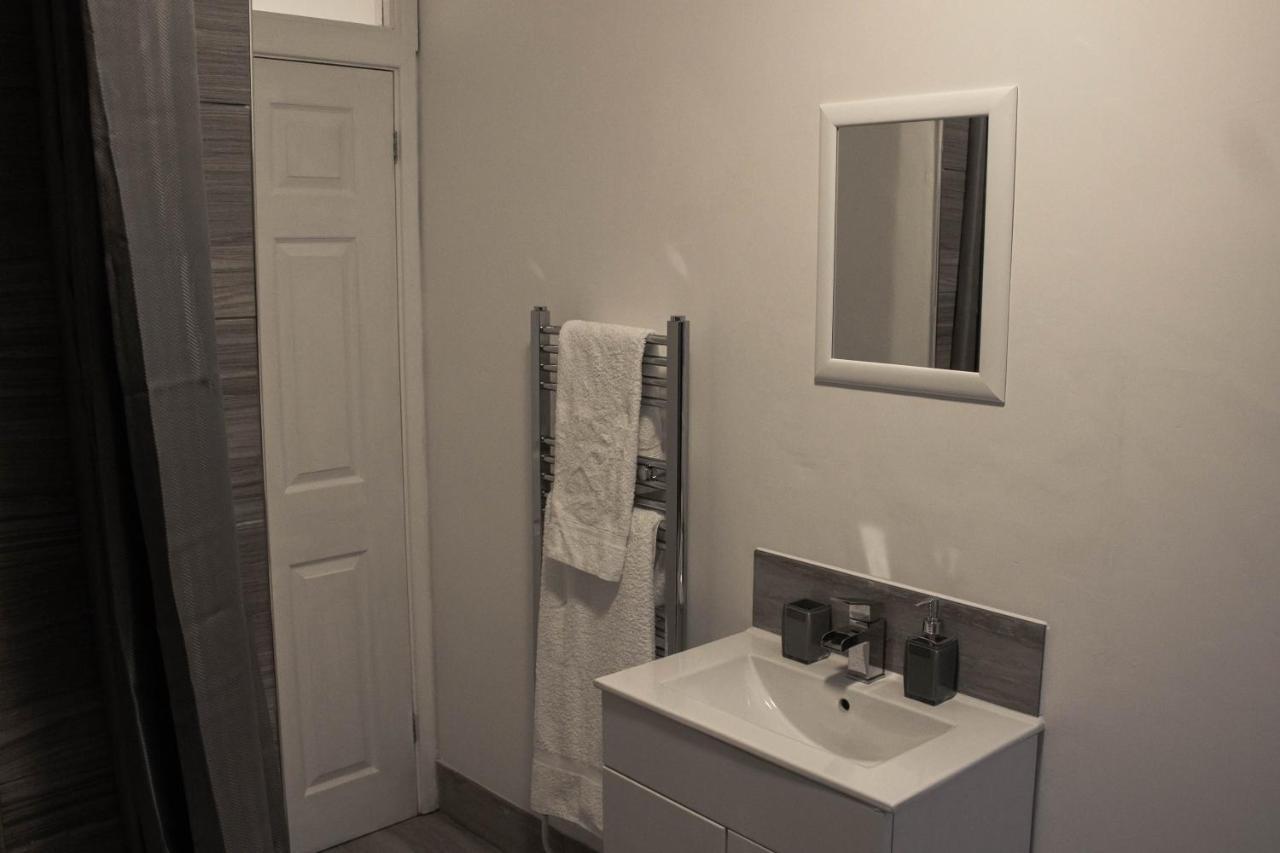 Business Friendly 3Br Home - King Size Beds & Centrally Located Swansea Eksteriør bilde