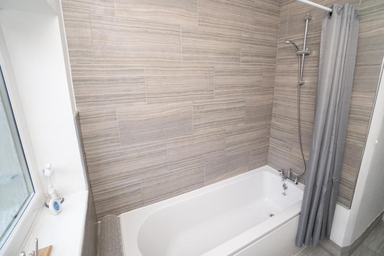 Business Friendly 3Br Home - King Size Beds & Centrally Located Swansea Eksteriør bilde